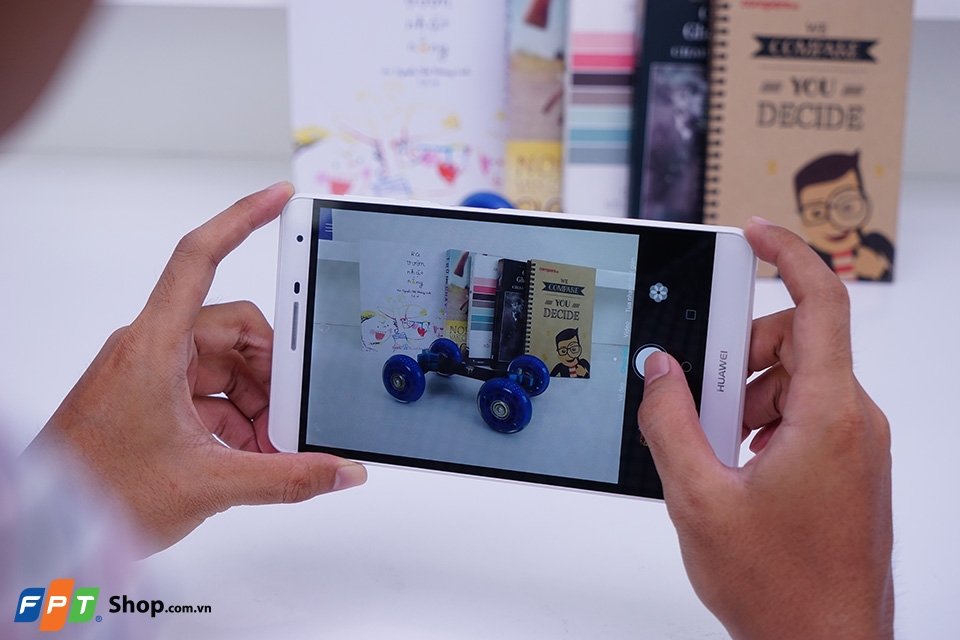 Trên tay Huawei MediaPad T2 7.0 Pro tại FPT Shop