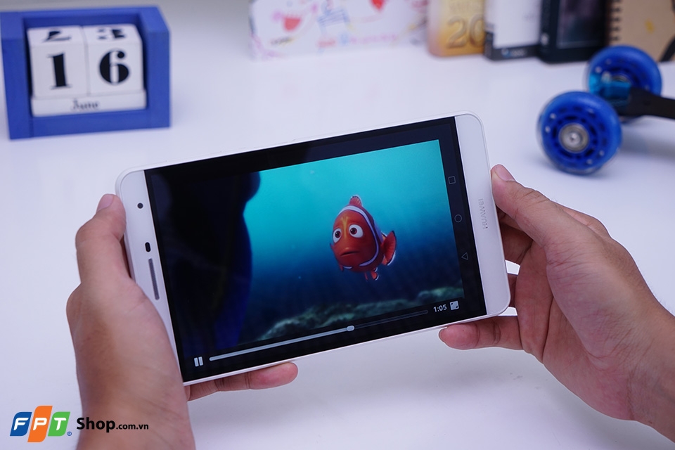 Trên tay Huawei MediaPad T2 7.0 Pro tại FPT Shop
