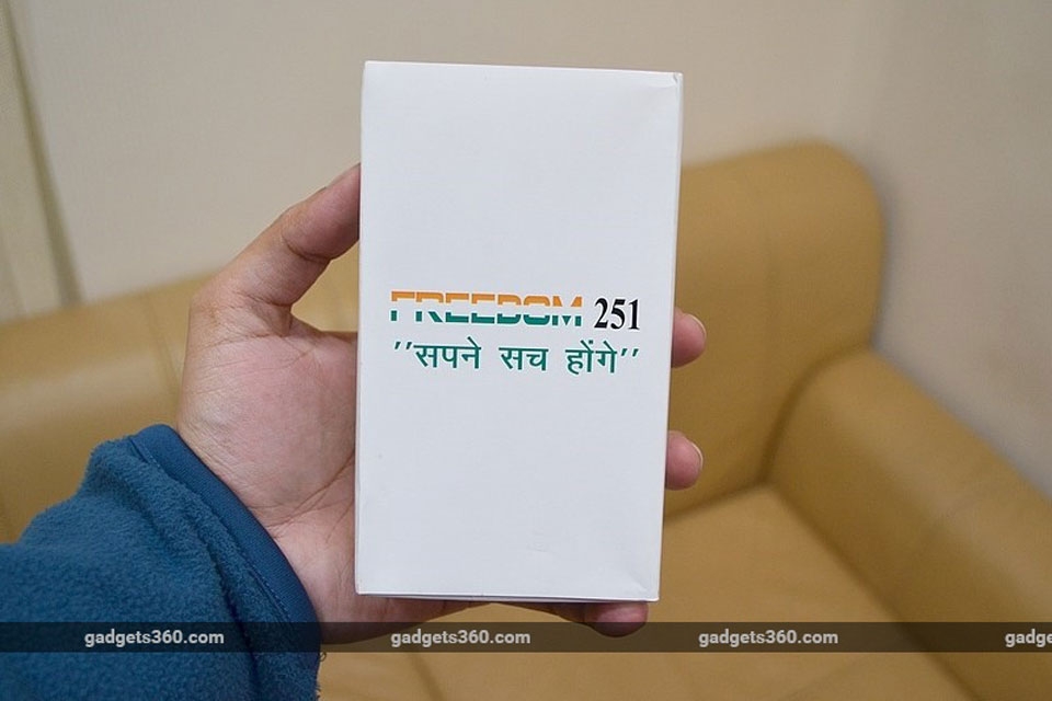 Trên tay smartphone rẻ nhất thế giới giá 3.6 USD