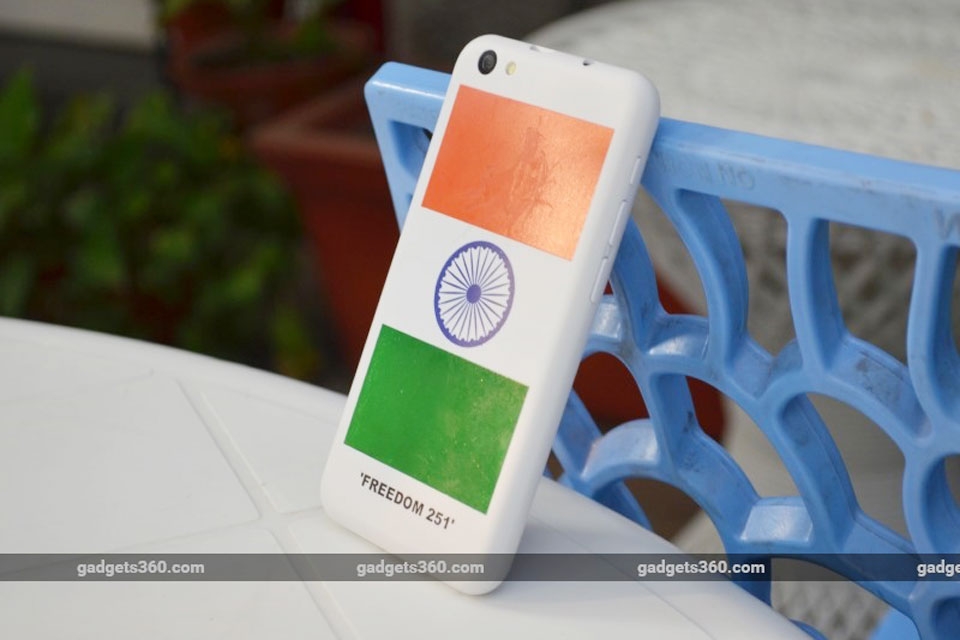 Trên tay smartphone rẻ nhất thế giới giá 3.6 USD