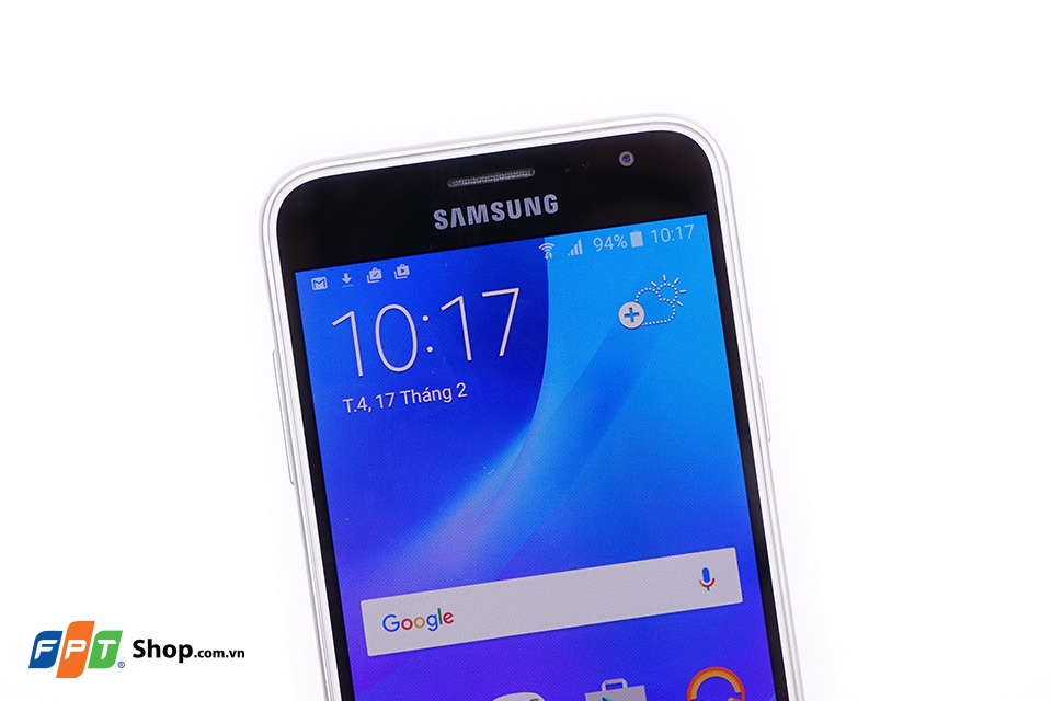 Trên tay Samsung Galaxy J3: Thiết kế trẻ trung, bắt mắt