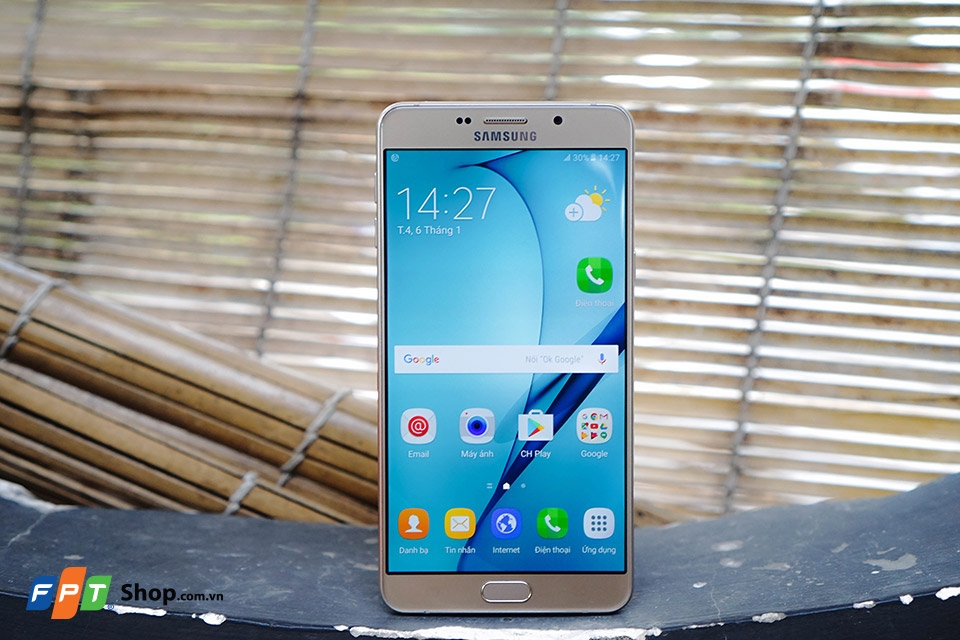 Trên tay Galaxy A9 Pro - Viên pin dự phòng cực đẹp phiên bản xách tay