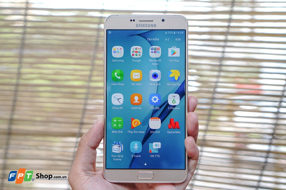 Trên tay Galaxy A9 Pro - Viên pin dự phòng cực đẹp phiên bản xách tay