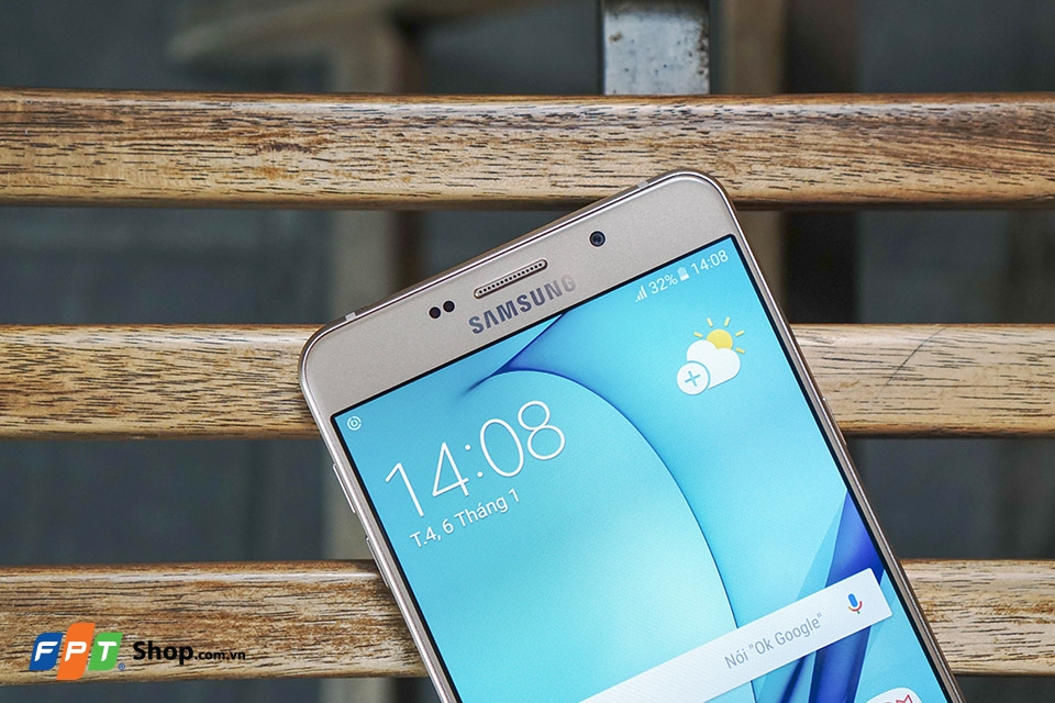 Trên tay Galaxy A9 Pro - Viên pin dự phòng cực đẹp phiên bản xách tay