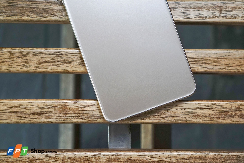 Trên tay Galaxy A9 Pro - Viên pin dự phòng cực đẹp phiên bản xách tay