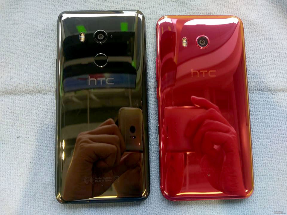 Mở hộp HTC U11 Plus phiên bản thương mại