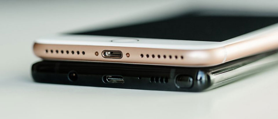 So sánh iPhone 8 Plus vs Galaxy Note 8