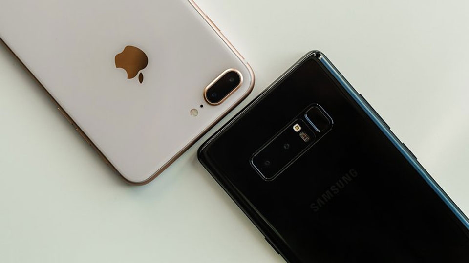 So sánh iPhone 8 Plus vs Galaxy Note 8