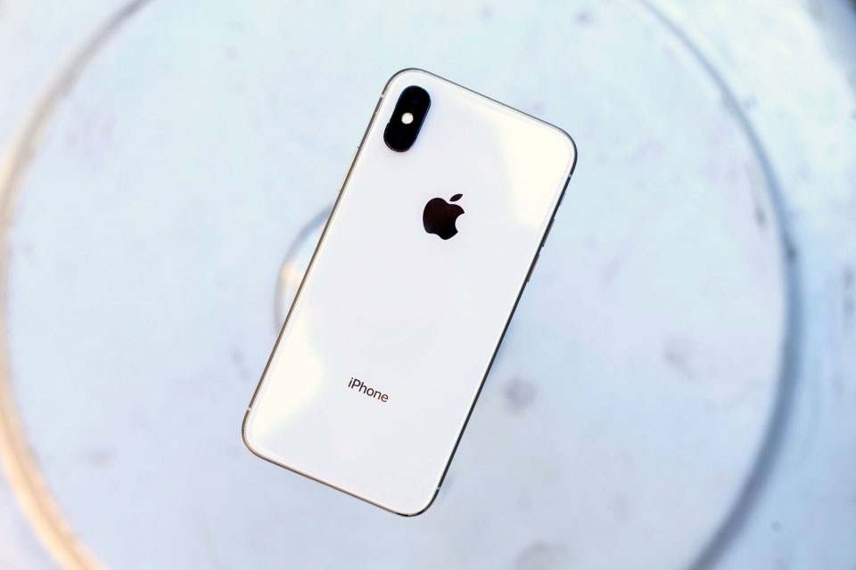 Đâu là rào cản khiến iPhone X khó tiếp cận người dùng