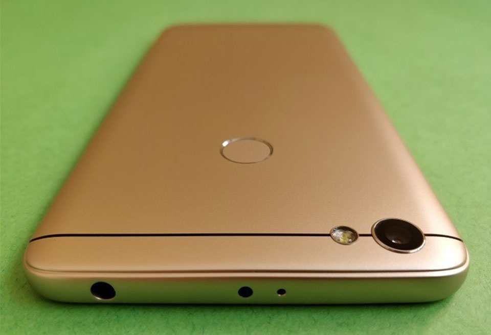 Trên tay Xiaomi Redmi Y1