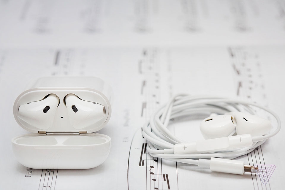 Apple AirPods