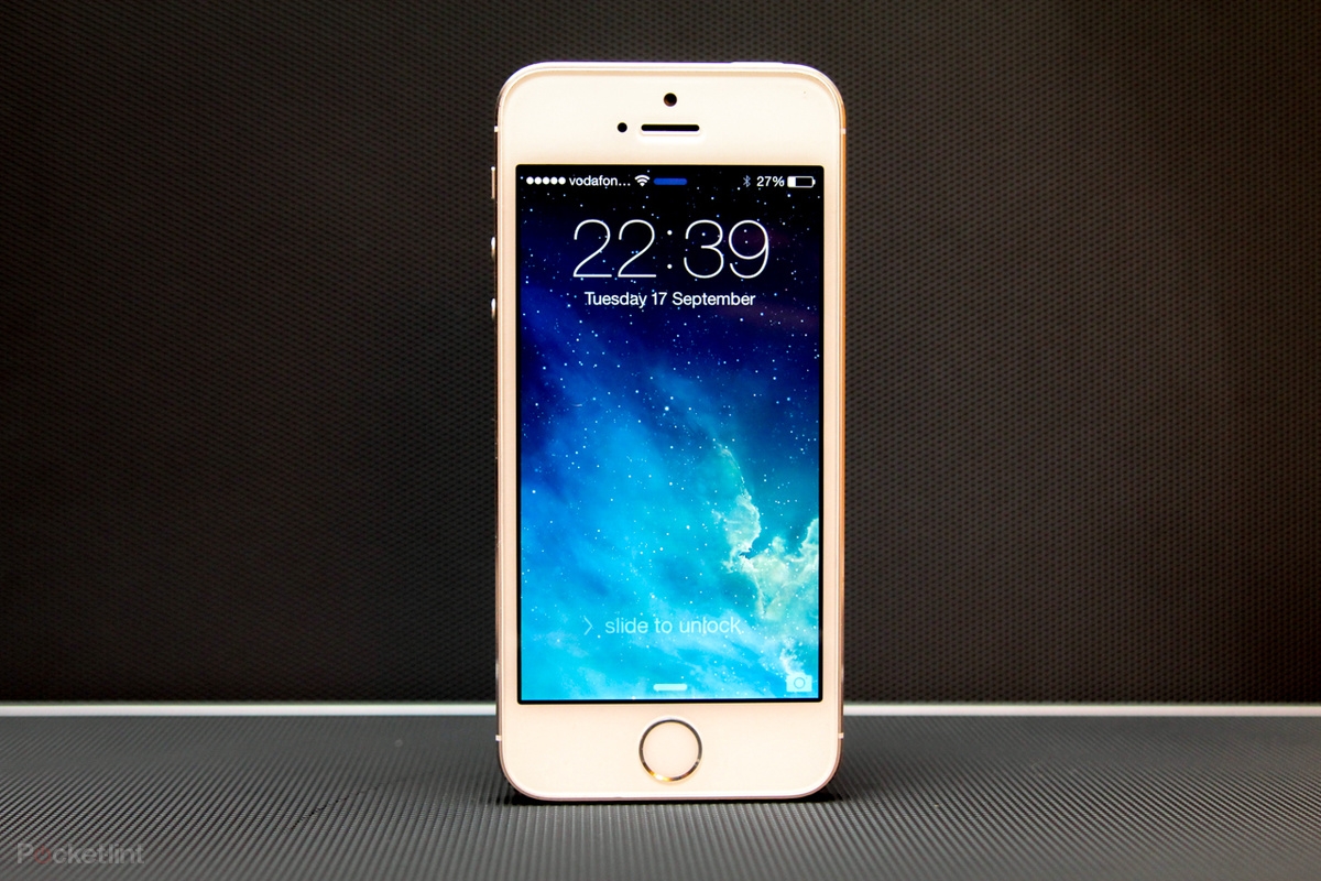 Nên mua iPhone 5s hay smartphone Android ngang tiền? Nên mua iPhone 5s hay smartphone Android ngang tiền?