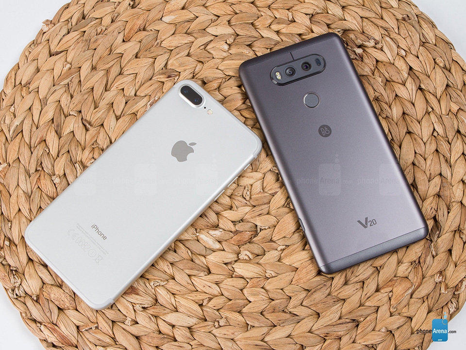 LG V20 và Apple iPhone 7 Plus