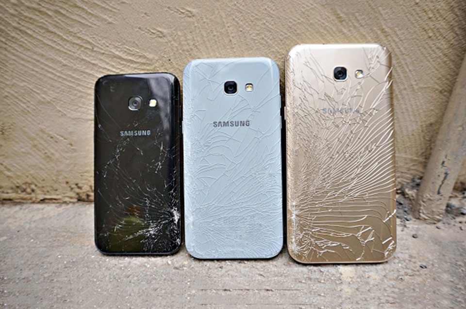 Test độ bền Samsung Galaxy A3, A5 và A7 2017