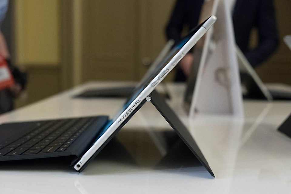 Trên tay HP Envy x2