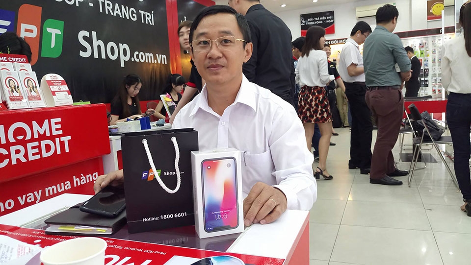 iPhone X lên kệ tại Việt Nam, giá từ 30 triệu đồng