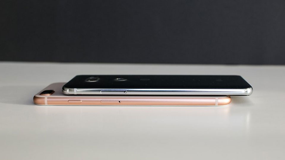 So sánh iPhone 8 Plus vs LG V30