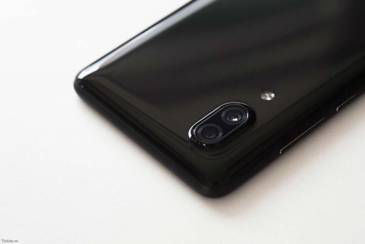 Sharp Aquos S2