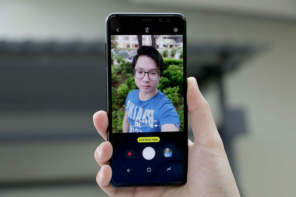 Đánh giá camera kép selfie trên Galaxy A8 / A8+