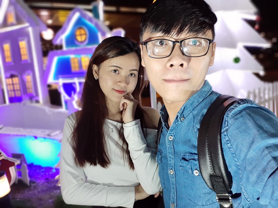 Đánh giá camera kép selfie trên Galaxy A8 / A8+