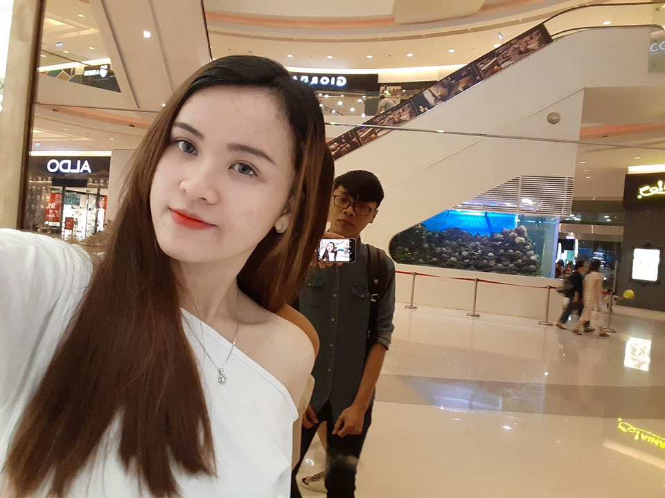 Đánh giá camera kép selfie trên Galaxy A8 / A8+