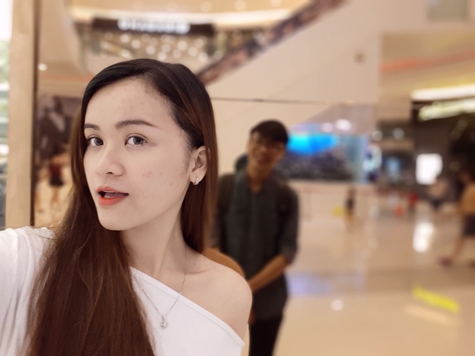 Đánh giá camera kép selfie trên Galaxy A8 / A8+