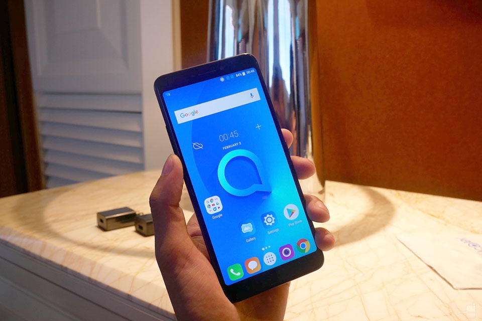 Trên tay Alcatel 3v tại CES 2018 Trên tay Alcatel 3v tại CES 2018