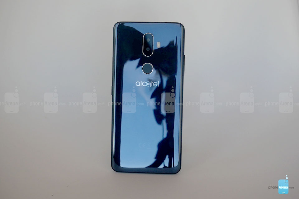 Trên tay Alcatel 3v tại CES 2018 Trên tay Alcatel 3v tại CES 2018