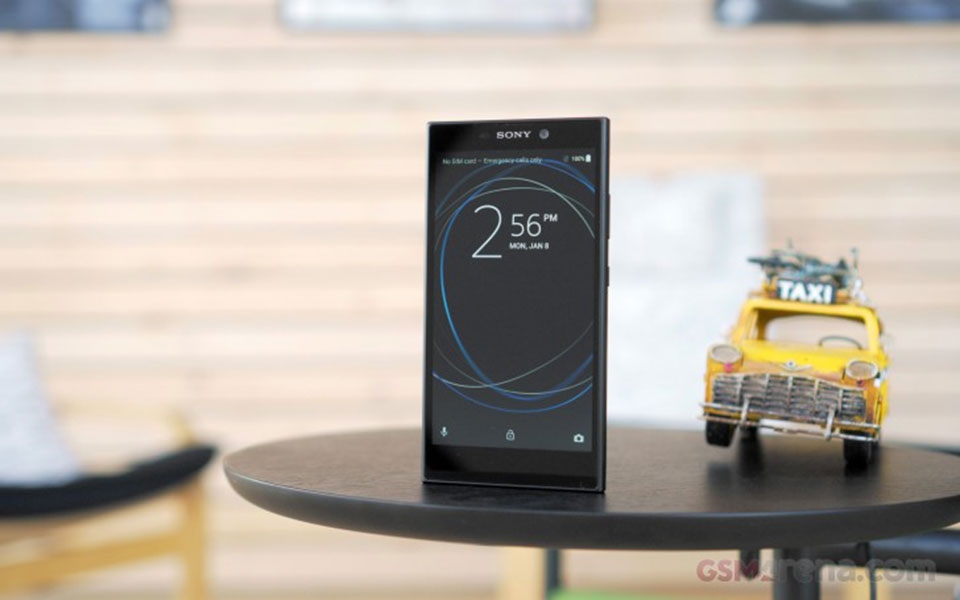 Trên tay Sony Xperia L2 tại CES 2018