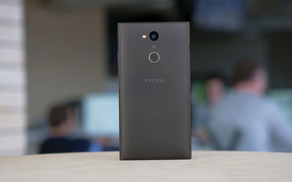 Trên tay Sony Xperia L2 tại CES 2018