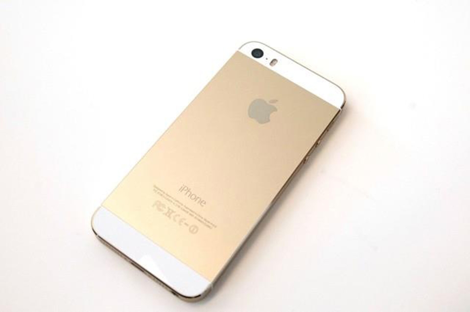 Từ iPhone 4 đến iPhone X: Kính và kim loại vẫn tuyệt