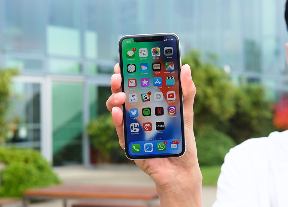 iPhone X: Kiệt tác của Apple, quan trọng nhưng rủi ro