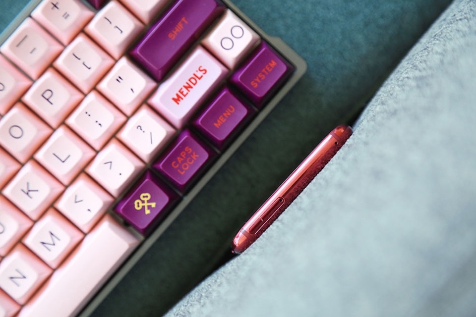 Trên tay Samsung Galaxy S8 Burgundy Red
