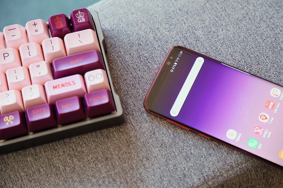 Trên tay Samsung Galaxy S8 Burgundy Red