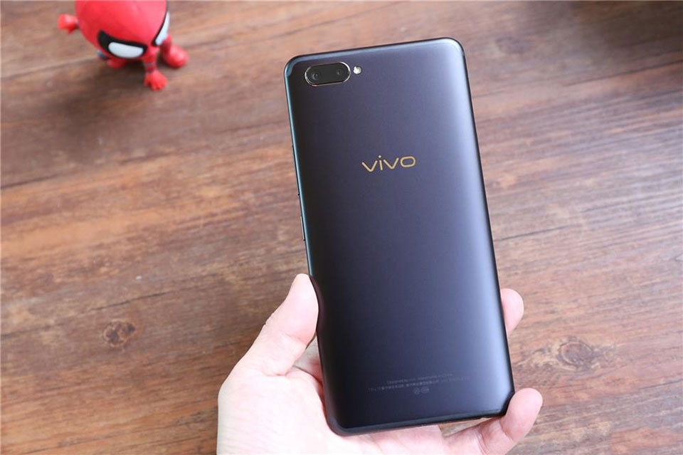 Trên tay Vivo X20 Plus UD bản thương mại