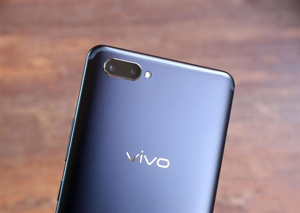 Trên tay Vivo X20 Plus UD bản thương mại