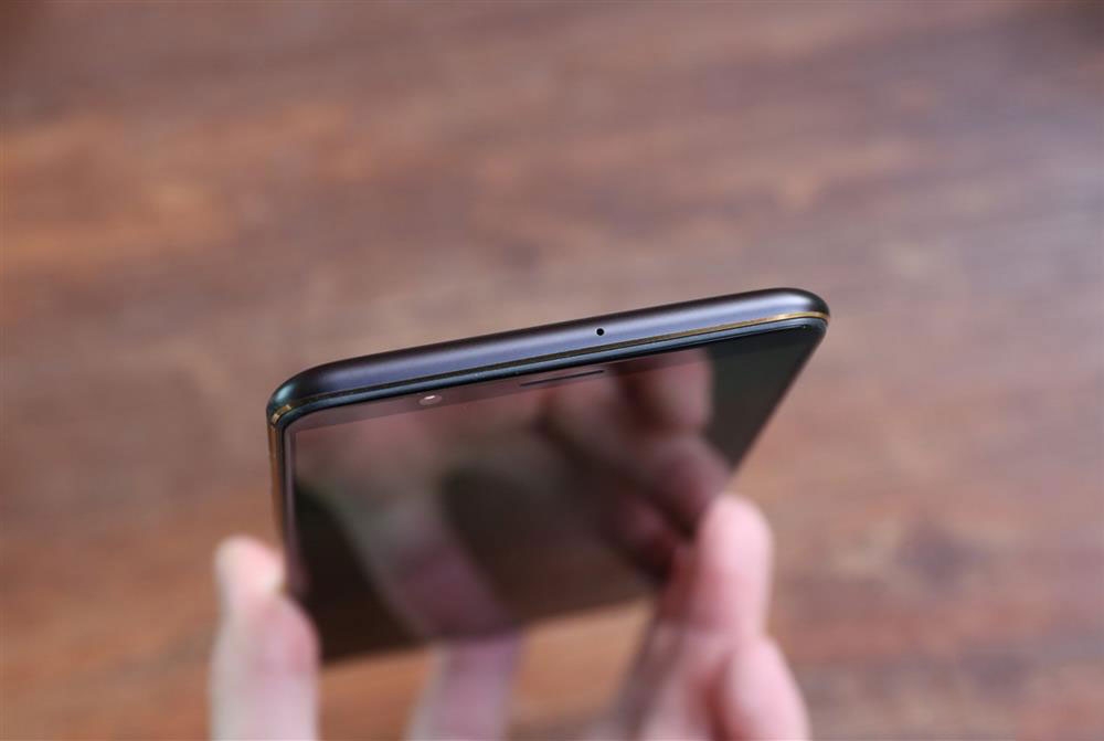 Trên tay Vivo X20 Plus UD bản thương mại