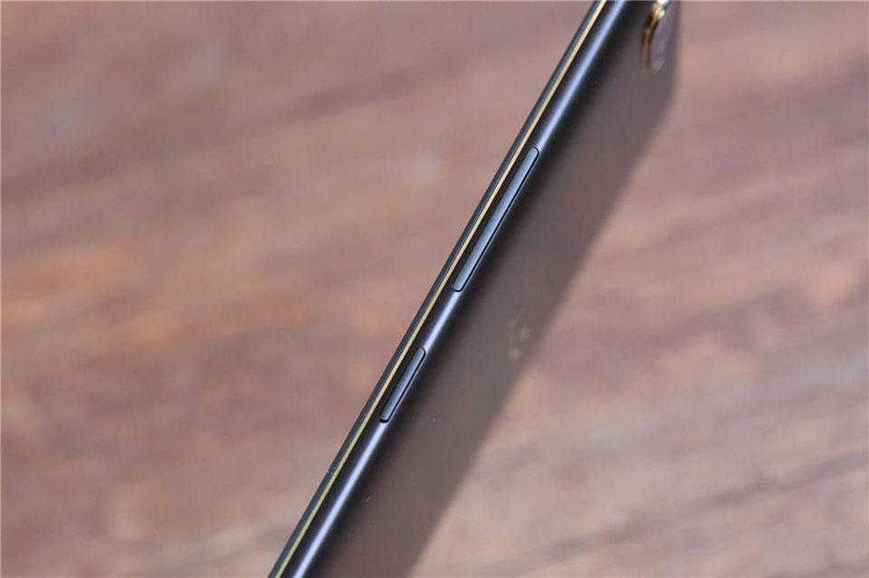 Trên tay Vivo X20 Plus UD bản thương mại