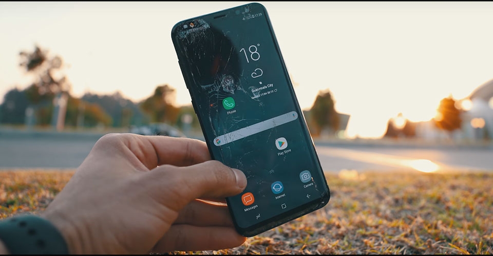 Thả rơi Samsung Galaxy S8 ở độ cao 300 mét và cái kết khó tin