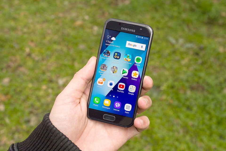 Samsung Galaxy A3 2017 bắt đầu được cập nhật Nougat
