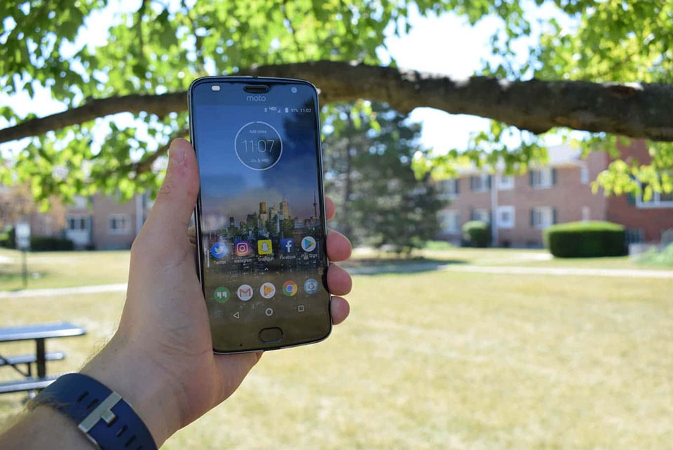 Moto Z2 Play