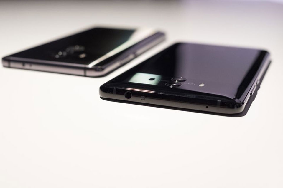 So sánh Huawei Mate 10 vs Mate 10 Pro So sánh Huawei Mate 10 vs Mate 10 Pro