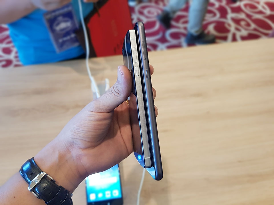 So dáng BPhone 2017 vs BPhone 2015 So dáng BPhone 2017 vs BPhone 2015