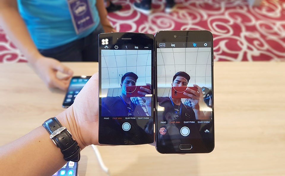 So sánh BPhone 2017 vs BPhone 2015 So sánh BPhone 2017 vs BPhone 2015
