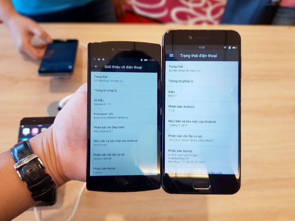 So sánh BPhone 2017 vs BPhone 2015 So sánh BPhone 2017 vs BPhone 2015