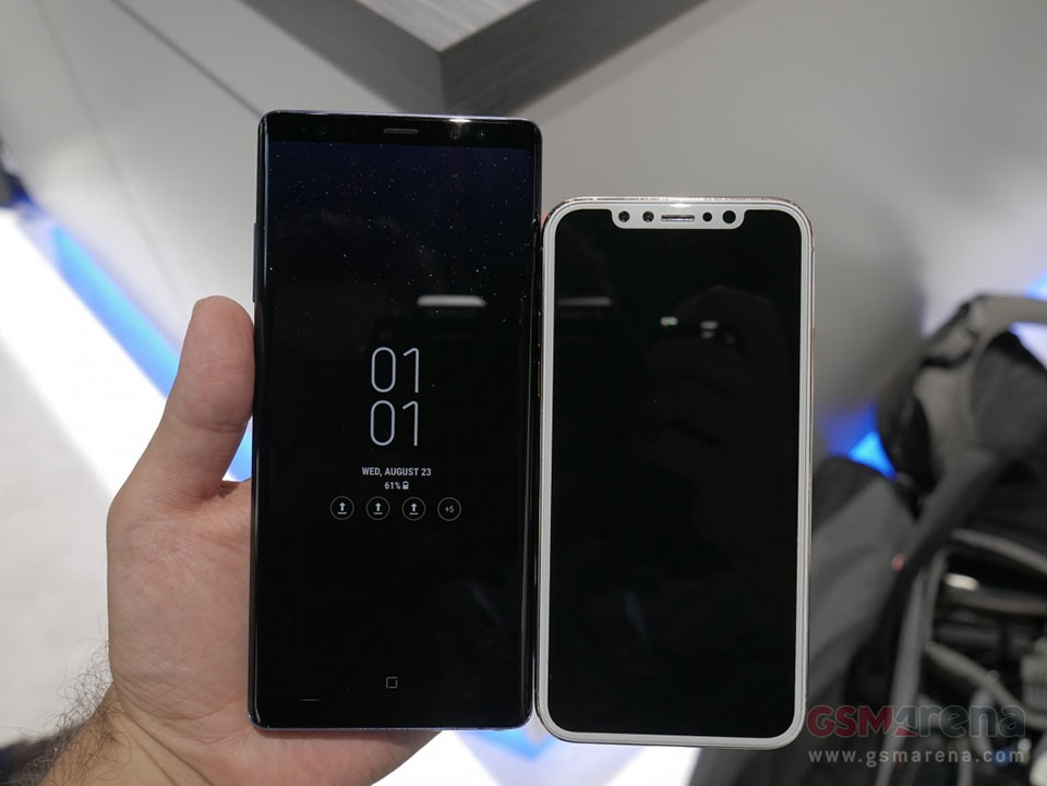 Samsung Galaxy Note 8 vs iPhone 8