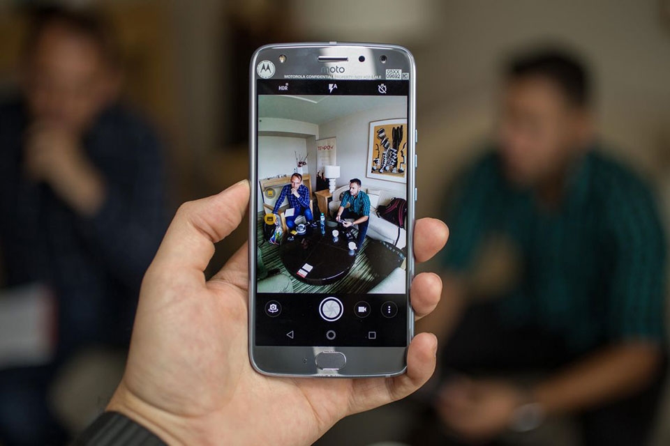 Trên tay Moto X4 Trên tay Moto X4