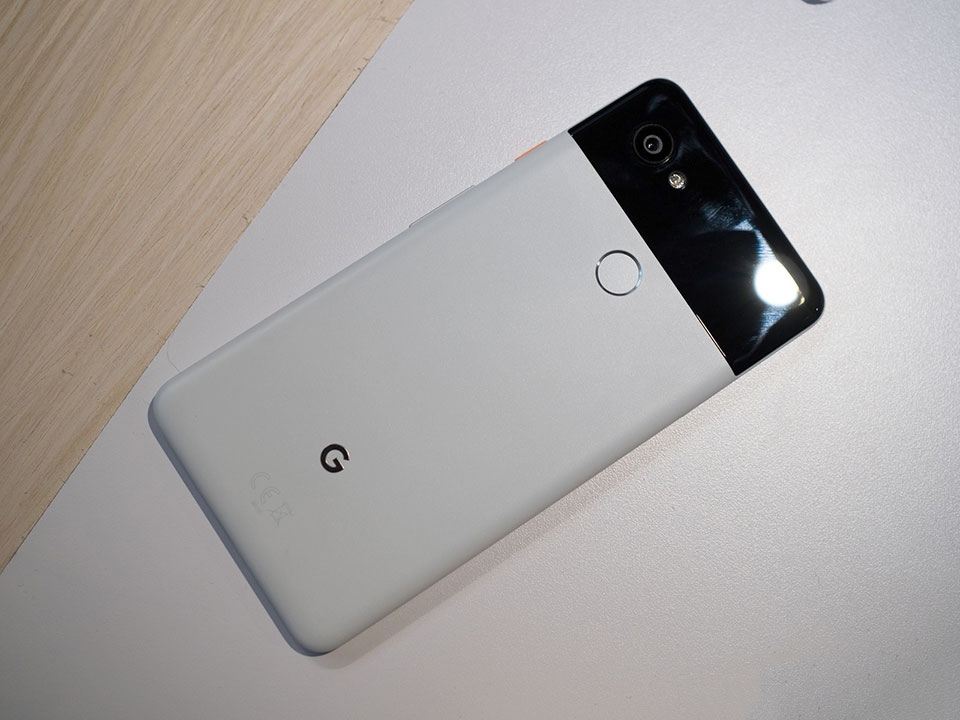 Trên tay Google Pixel 2 XL