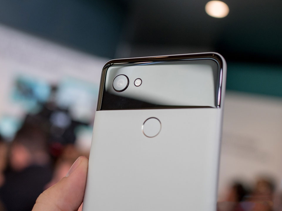 Trên tay Google Pixel 2 XL