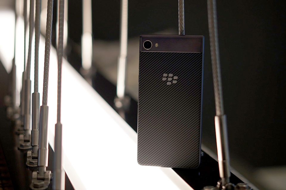 Trên tay BlackBerry Motion Trên tay BlackBerry Motion